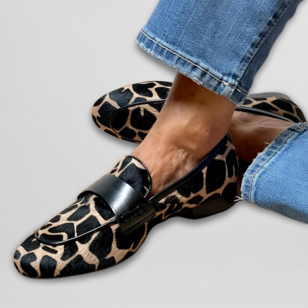 Melody - Classic loafers with leopard print
