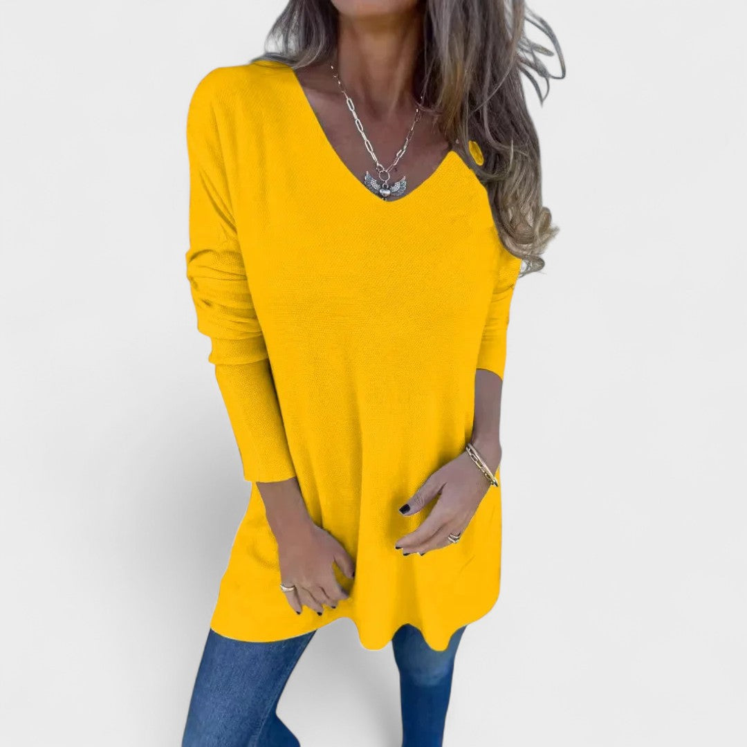 Skylar - Relaxed knit tunic with V-neck